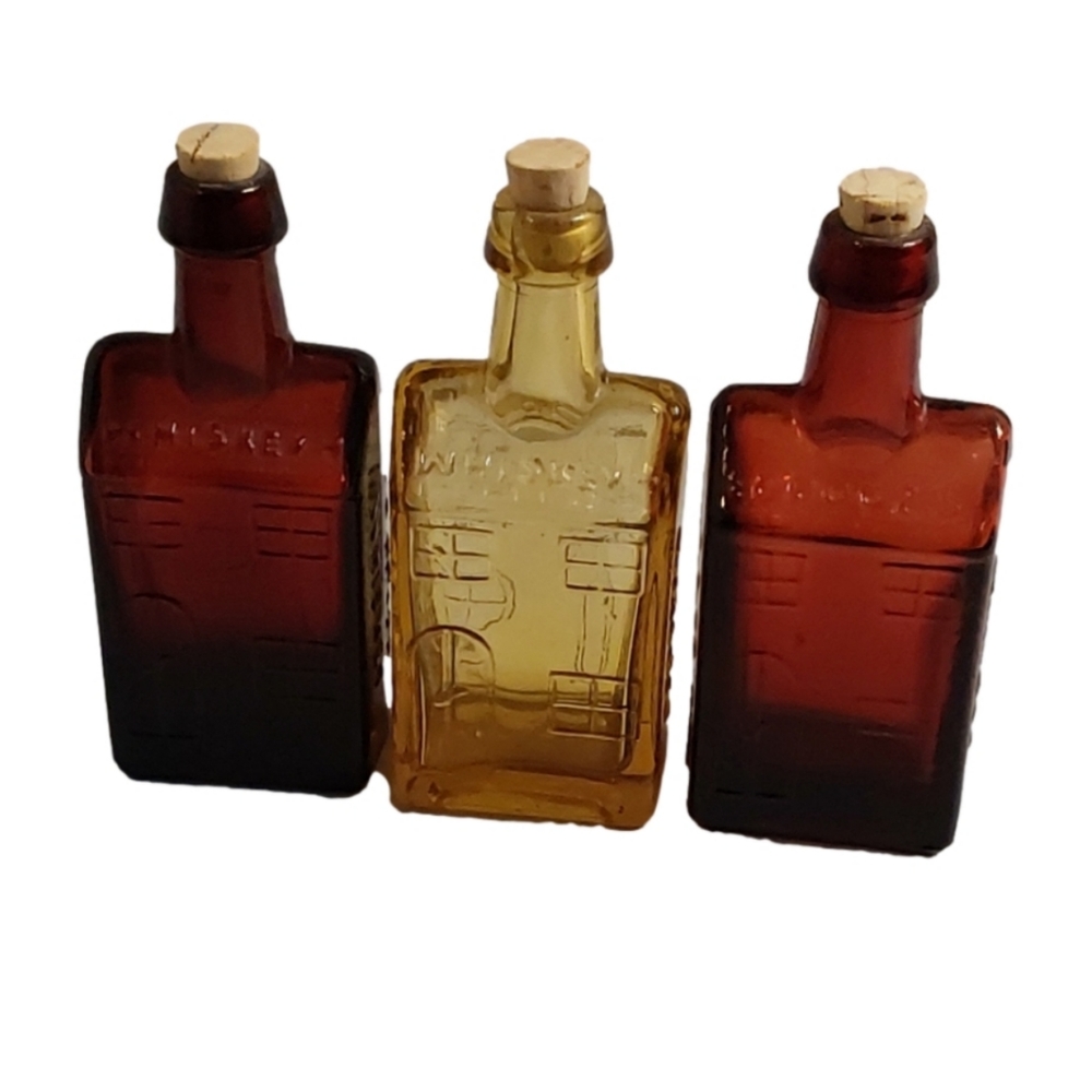 VINTAGE WHEATON  WHISKEY HOUSE BOTTLE FLASK WITH CORK